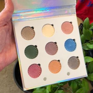 Ofra cosmetics glitch eyeshadow palette